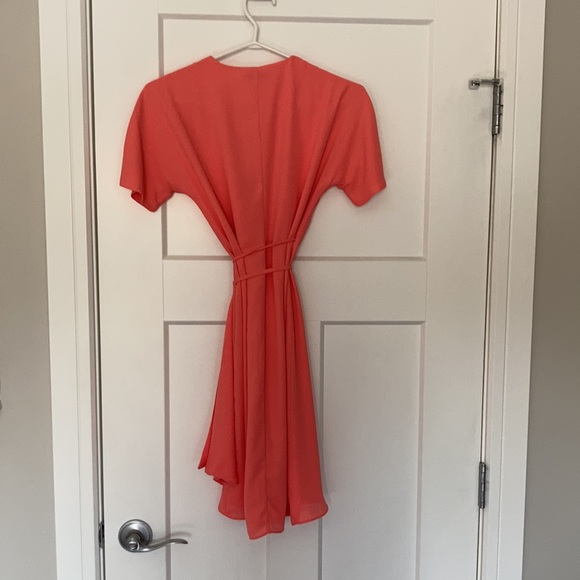 New never worn Aritzia dress. Size XXS - Picture 6 of 8